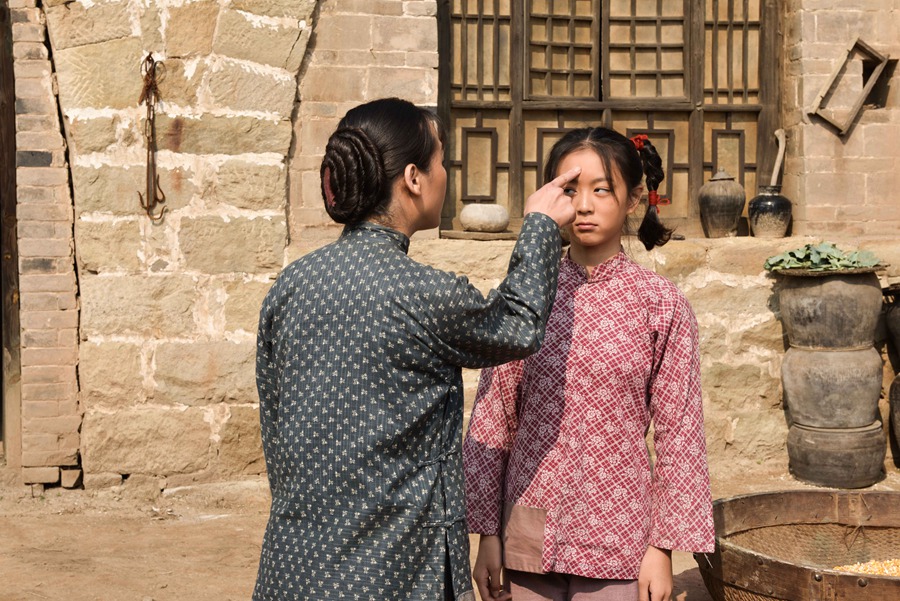 党的女儿尹灵芝剧照的剧照