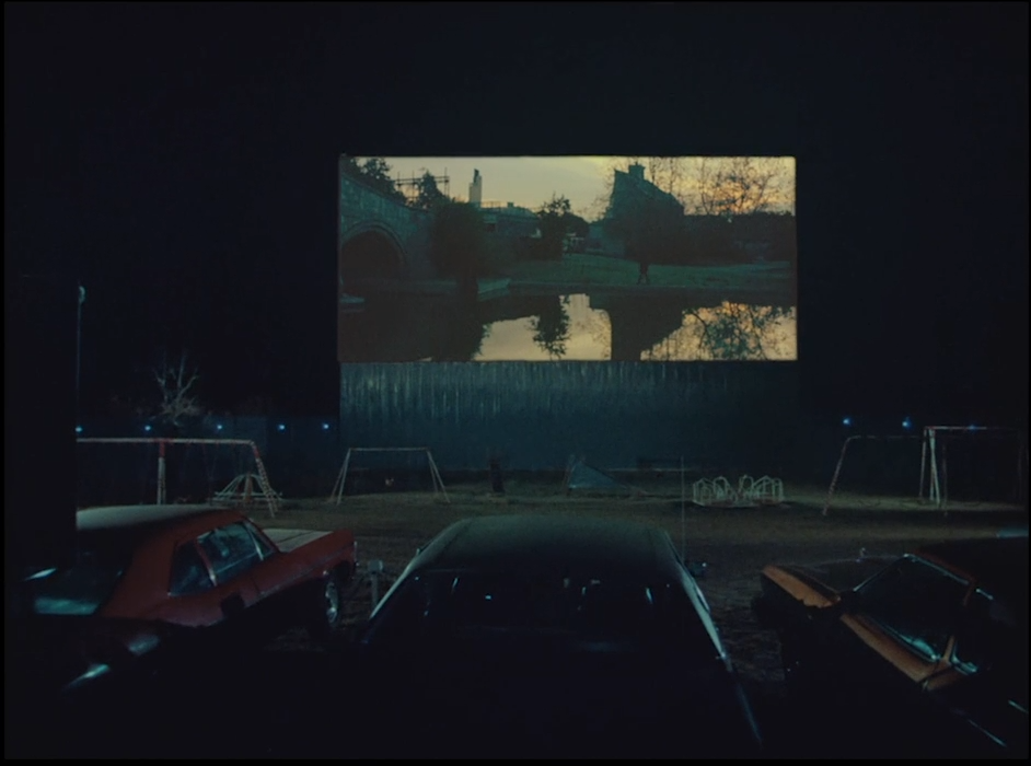 风的另一边剧照的剧照