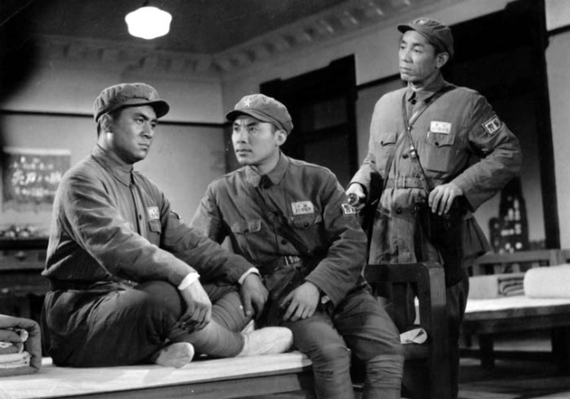 霓虹灯下的哨兵剧照的剧照