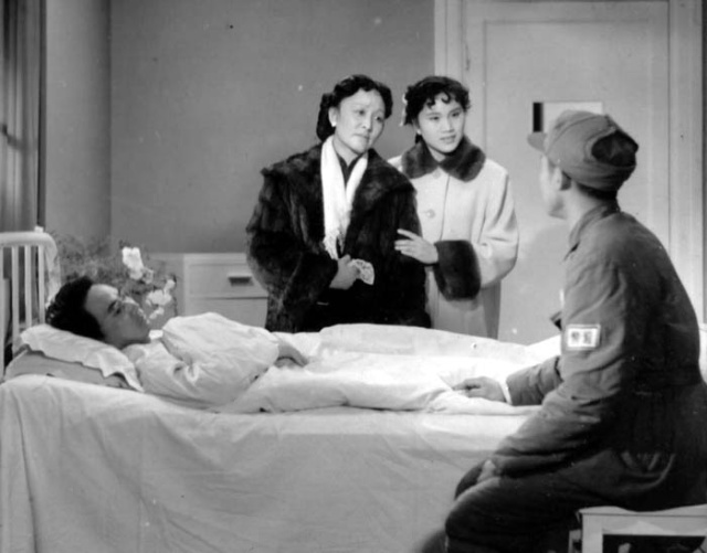 霓虹灯下的哨兵剧照的剧照