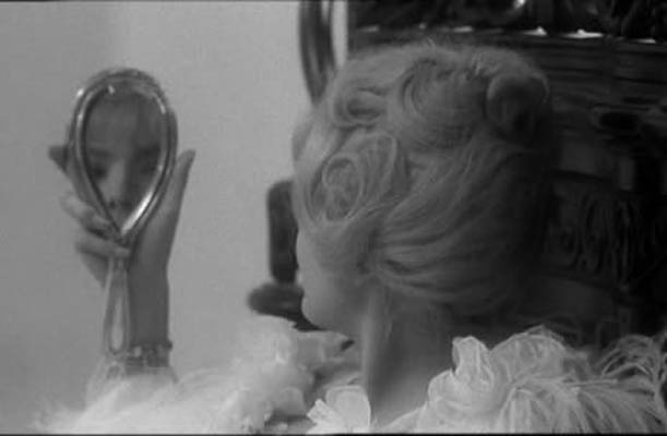 五至七时的克莱奥剧照的剧照