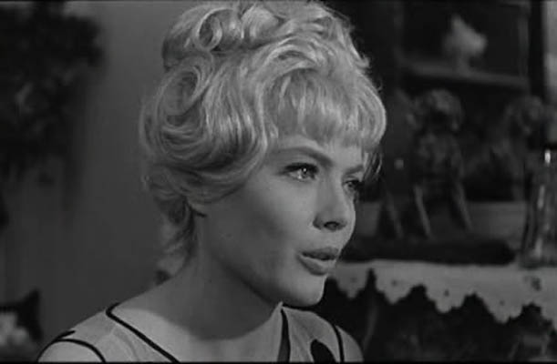 五至七时的克莱奥剧照的剧照