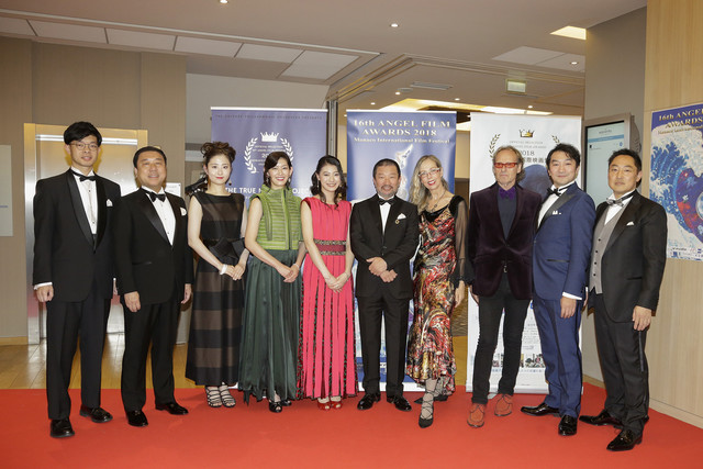 笑脸的另一面剧照的剧照