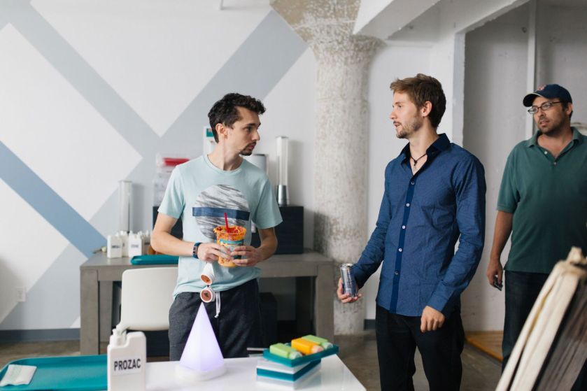 2025年的约会剧照的剧照