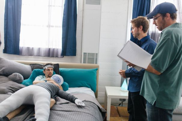 2025年的约会剧照的剧照