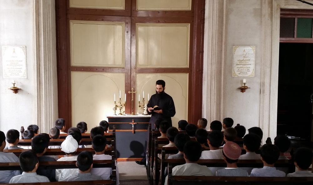 弗兰克·哈图莱里剧照的剧照