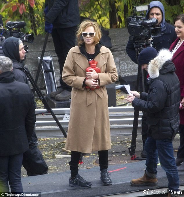 全民追女王剧照的剧照