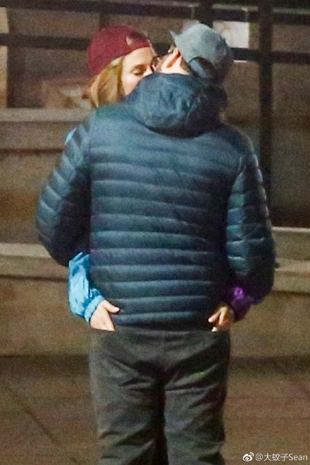 全民追女王剧照的剧照