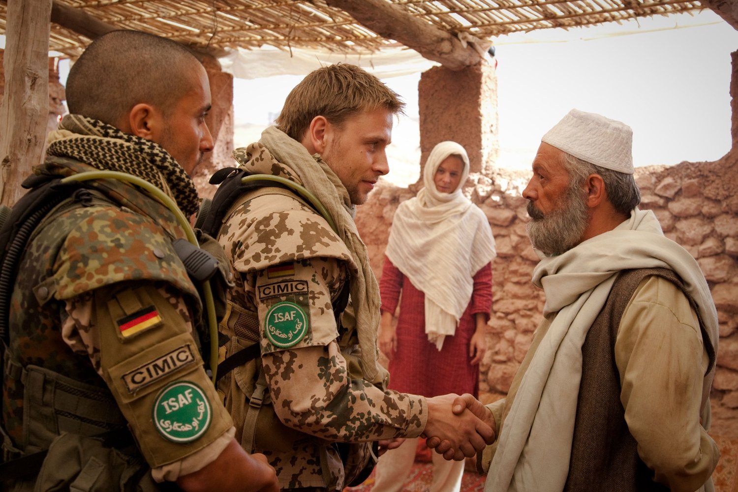 海外特派剧照的剧照