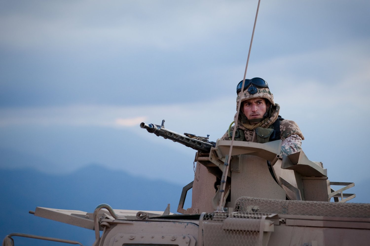 海外特派剧照的剧照