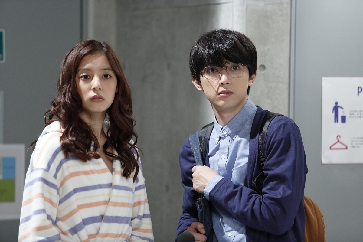 那个女孩的俘虏剧照的剧照