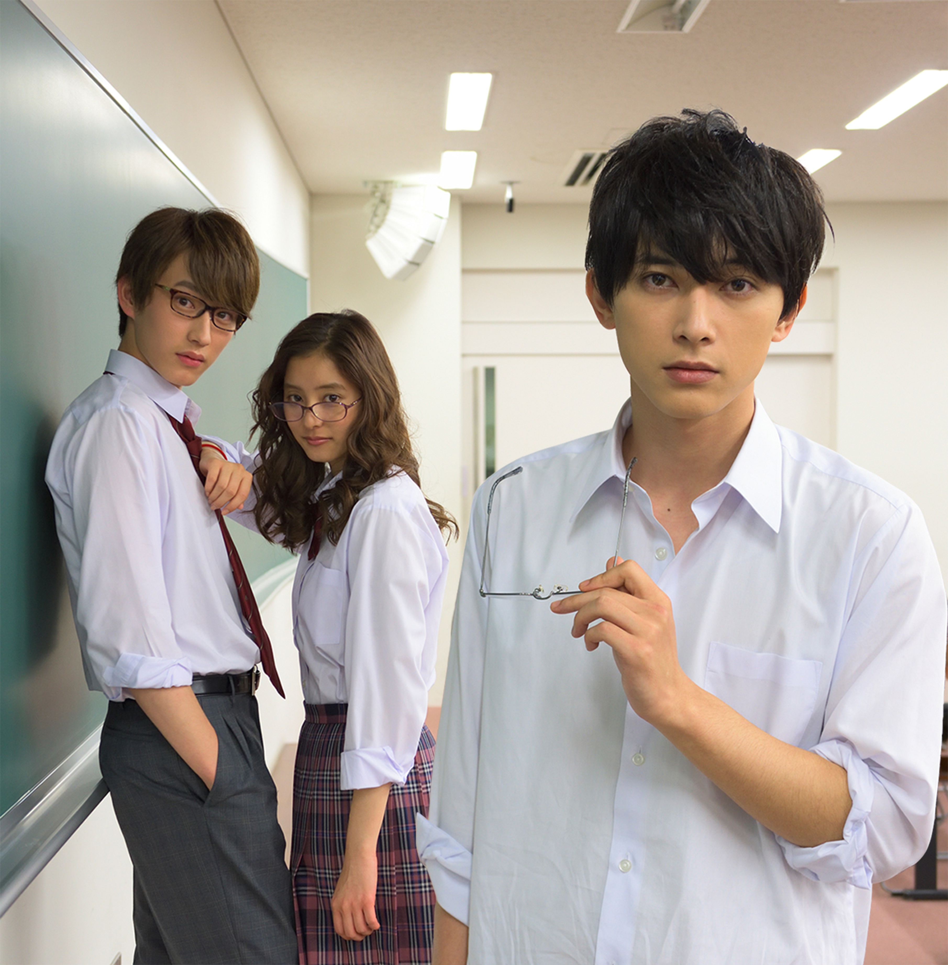 那个女孩的俘虏剧照的剧照