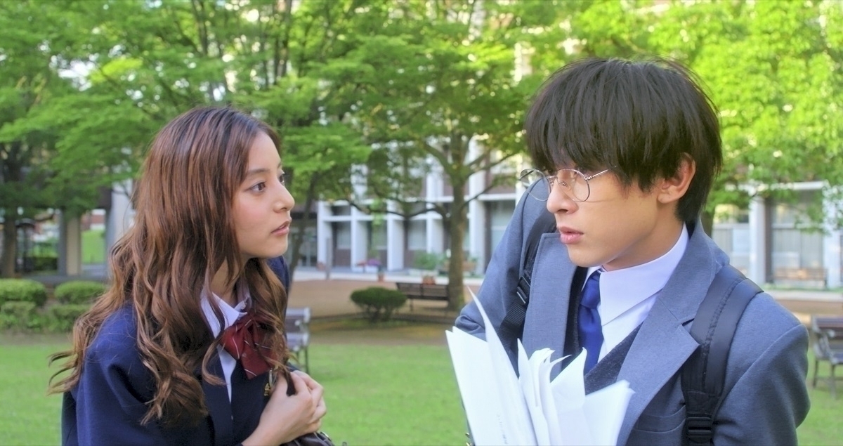 那个女孩的俘虏剧照的剧照