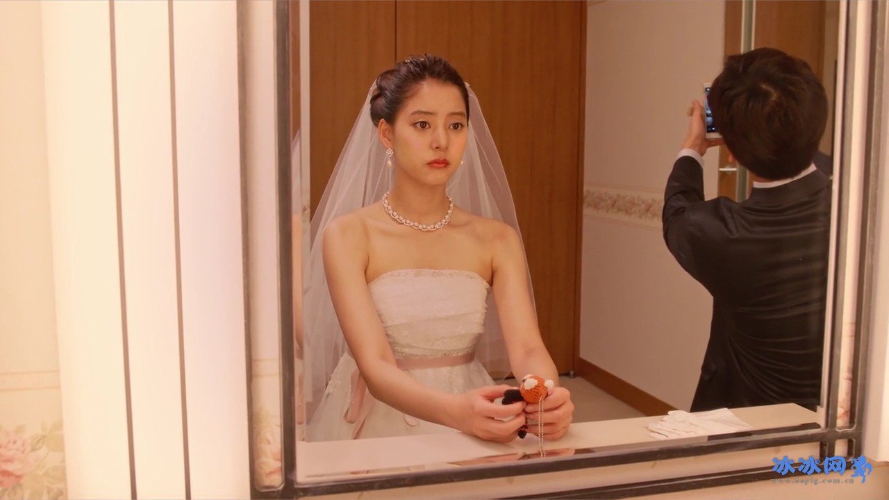 那个女孩的俘虏剧照的剧照