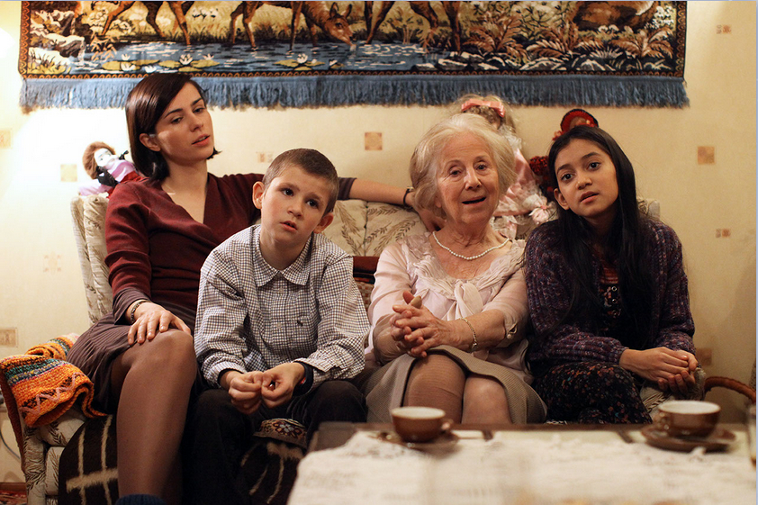 阳台上的马剧照的剧照