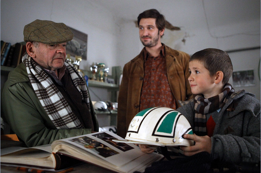 阳台上的马剧照的剧照