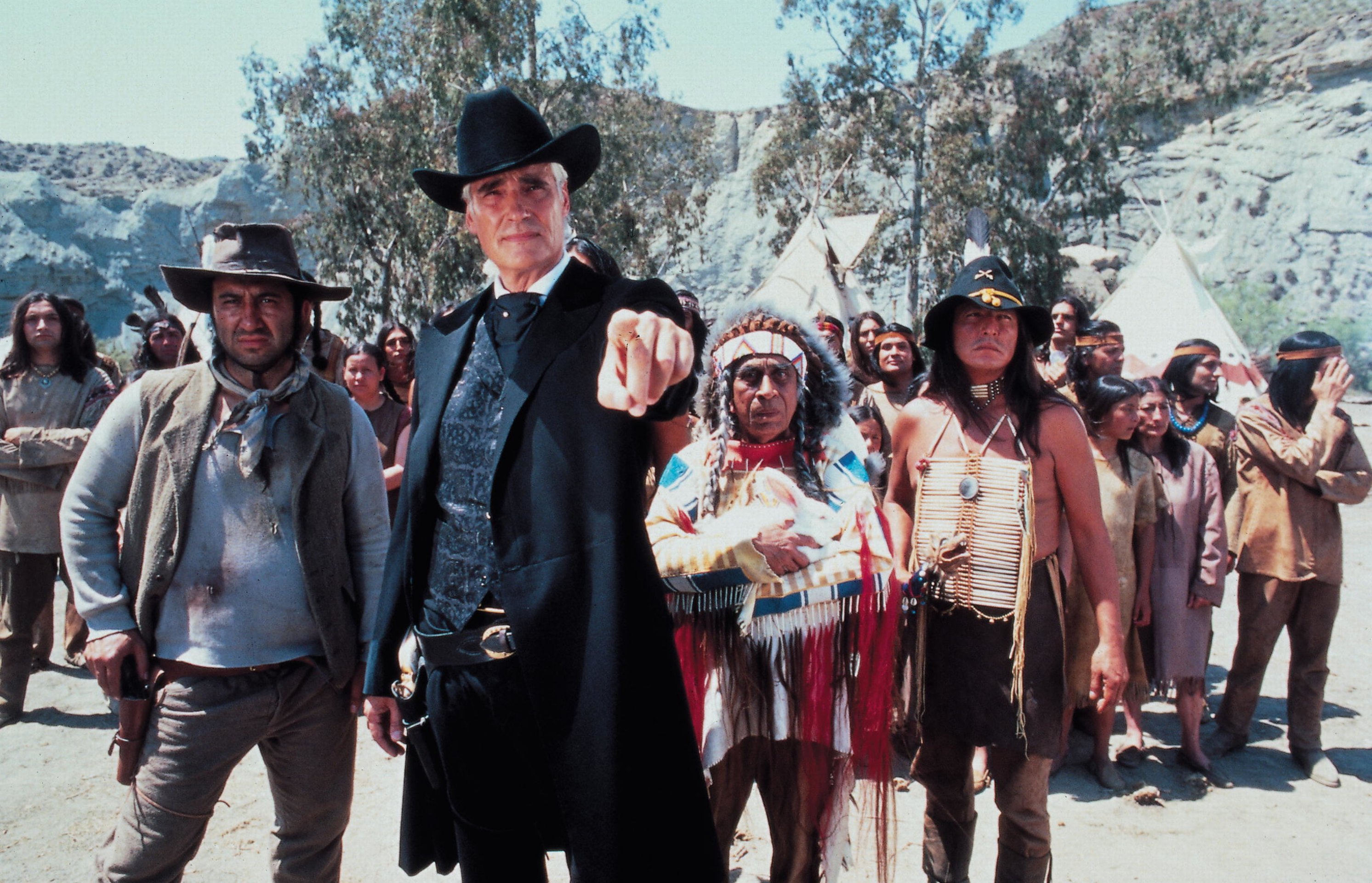 玛尼图的鞋剧照的剧照