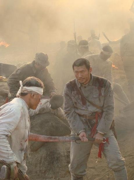 杨成武强攻东团堡剧照的剧照