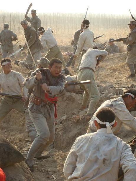 杨成武强攻东团堡剧照的剧照