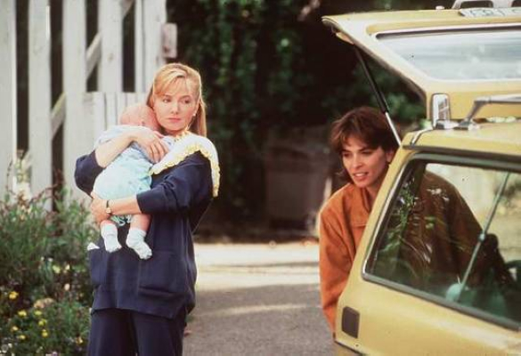 推动摇篮的手剧照的剧照