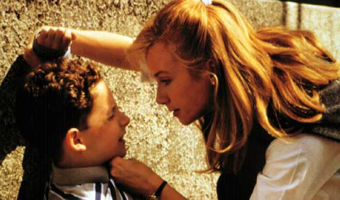 推动摇篮的手剧照的剧照