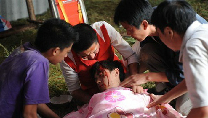 5·12：汶川不相信眼泪剧照的剧照