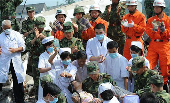 5·12：汶川不相信眼泪剧照的剧照