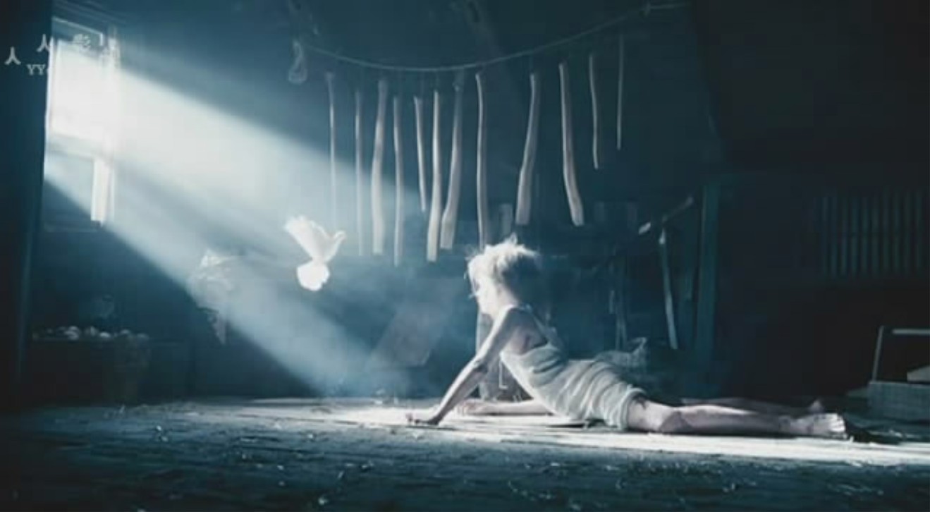 晨曦中的女孩剧照的剧照