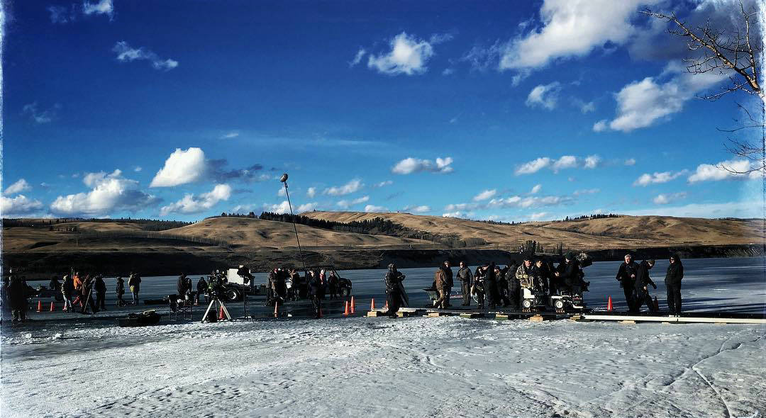 持有黑暗剧照的剧照