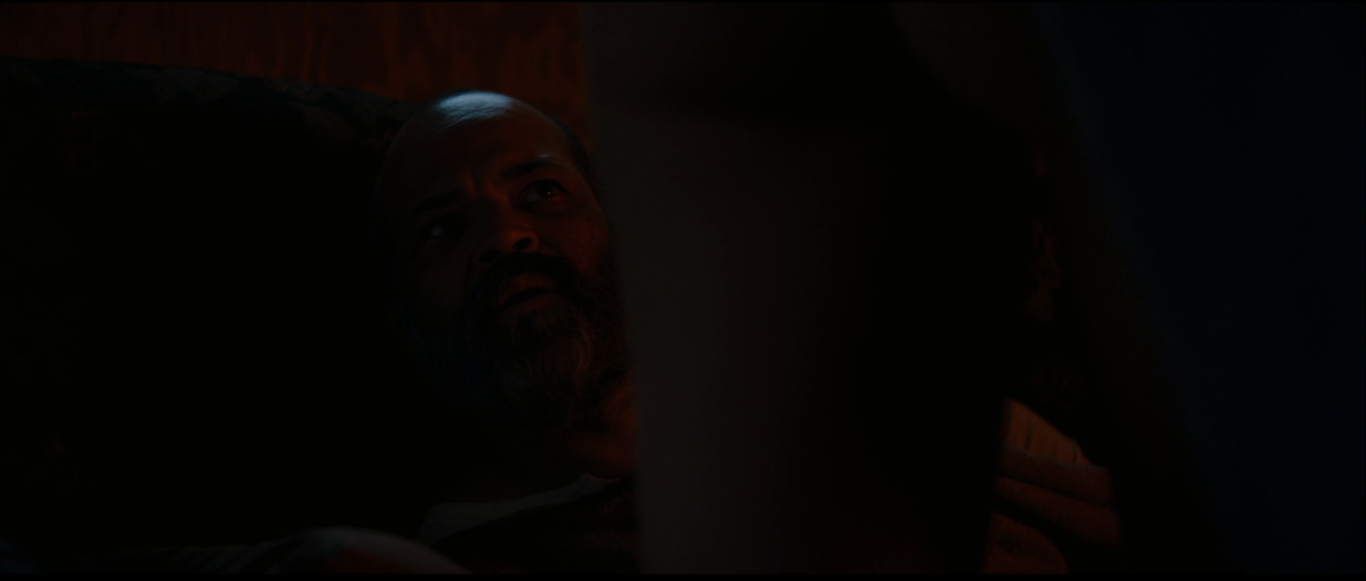 持有黑暗剧照的剧照