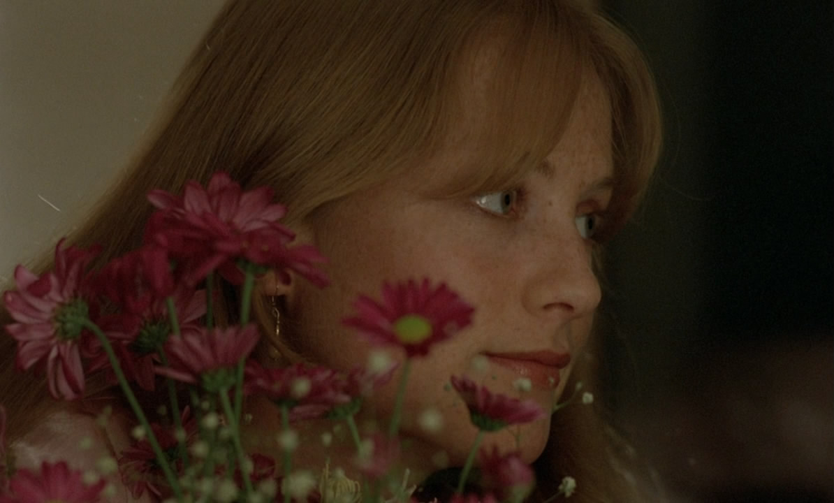 各自逃生剧照的剧照