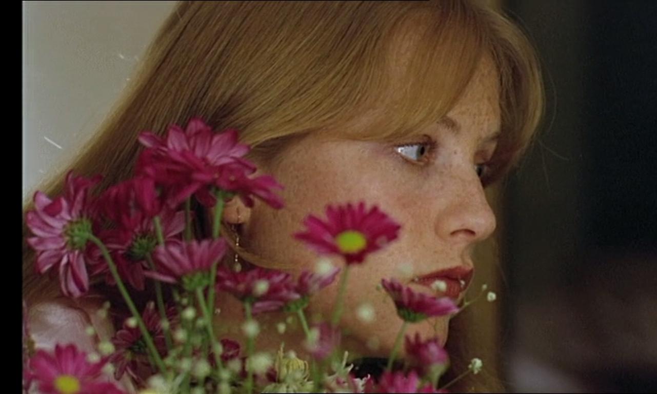 各自逃生剧照的剧照