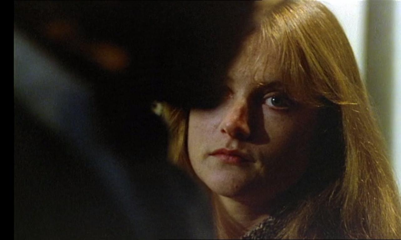 各自逃生剧照的剧照