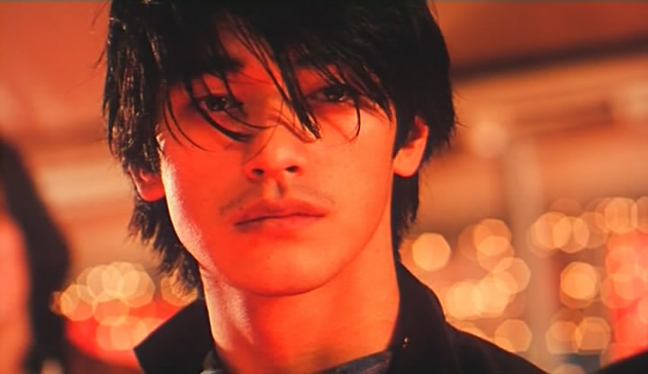 两个只能活一个剧照的剧照