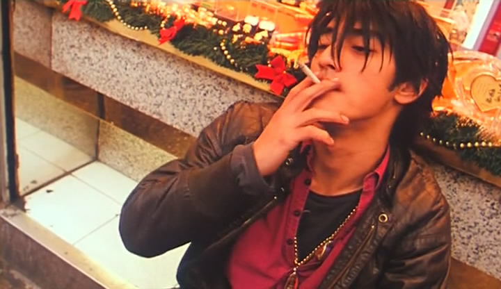 两个只能活一个剧照的剧照