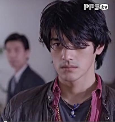 两个只能活一个剧照的剧照