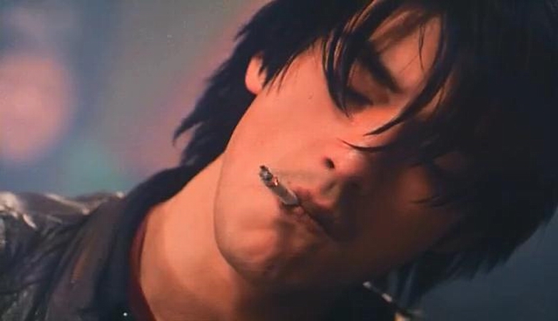 两个只能活一个剧照的剧照