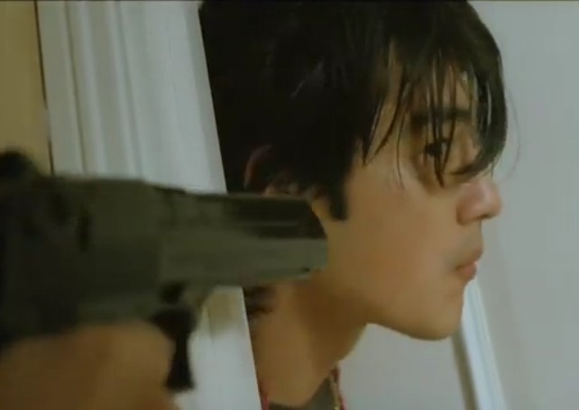 两个只能活一个剧照的剧照