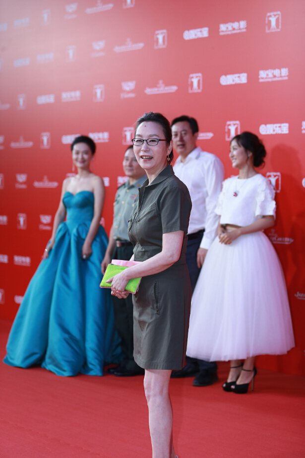 邓小平登黄山剧照的剧照