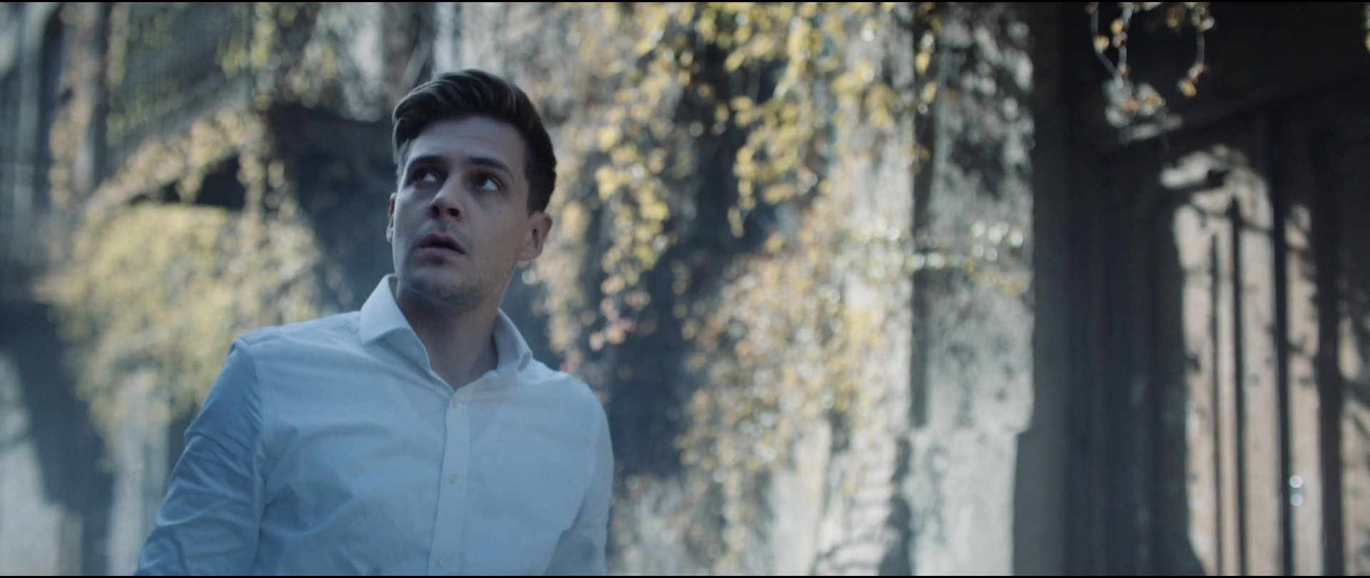 超越边缘剧照的剧照