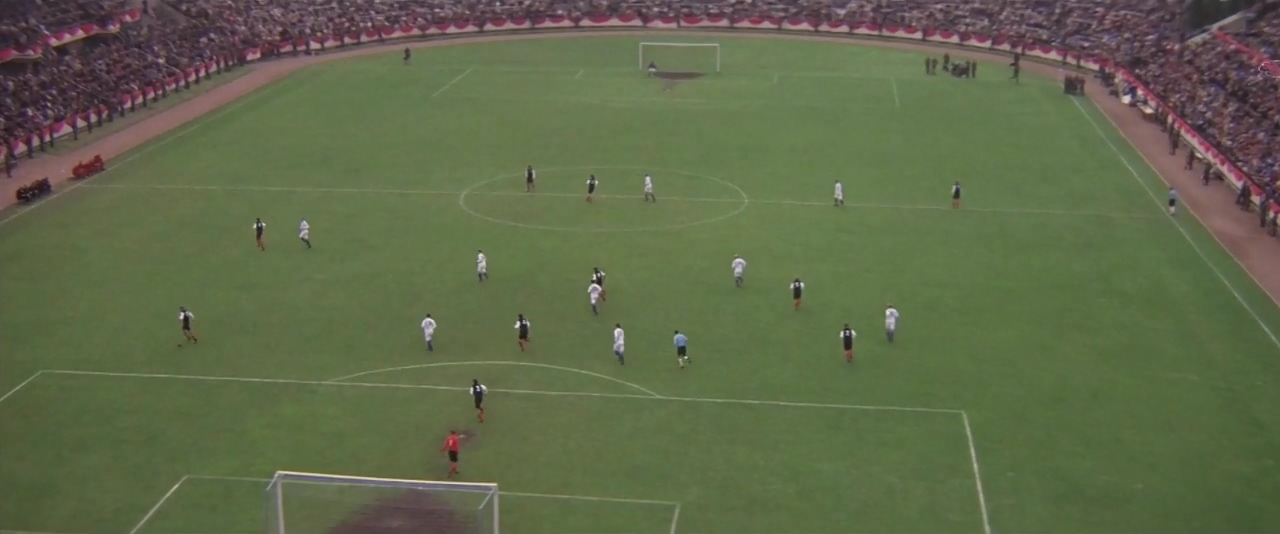 胜利大逃亡剧照的剧照