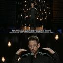 尼尔·布伦南：三个麦克风剧照