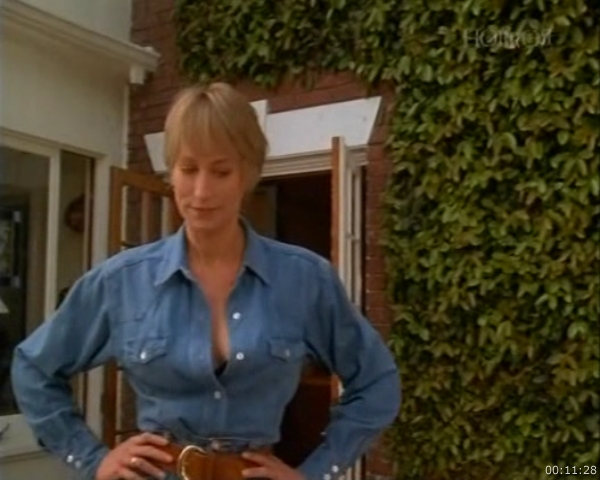 裸夜淫魔剧照的剧照