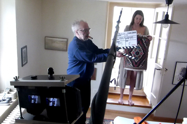 再见语言剧照的剧照