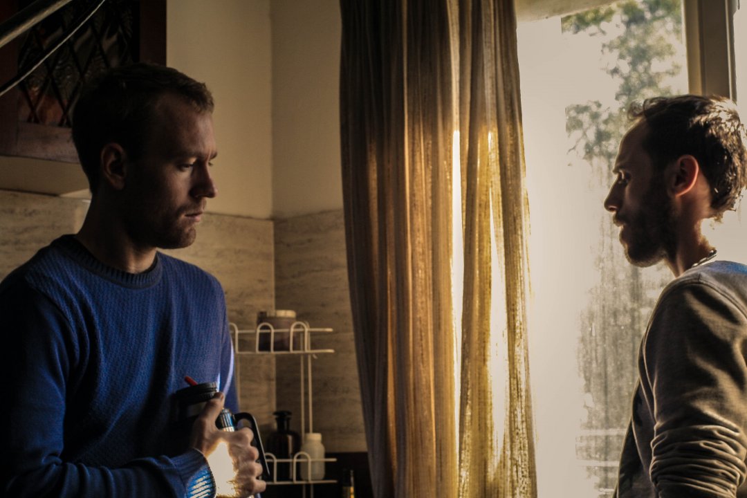 金发男子剧照的剧照