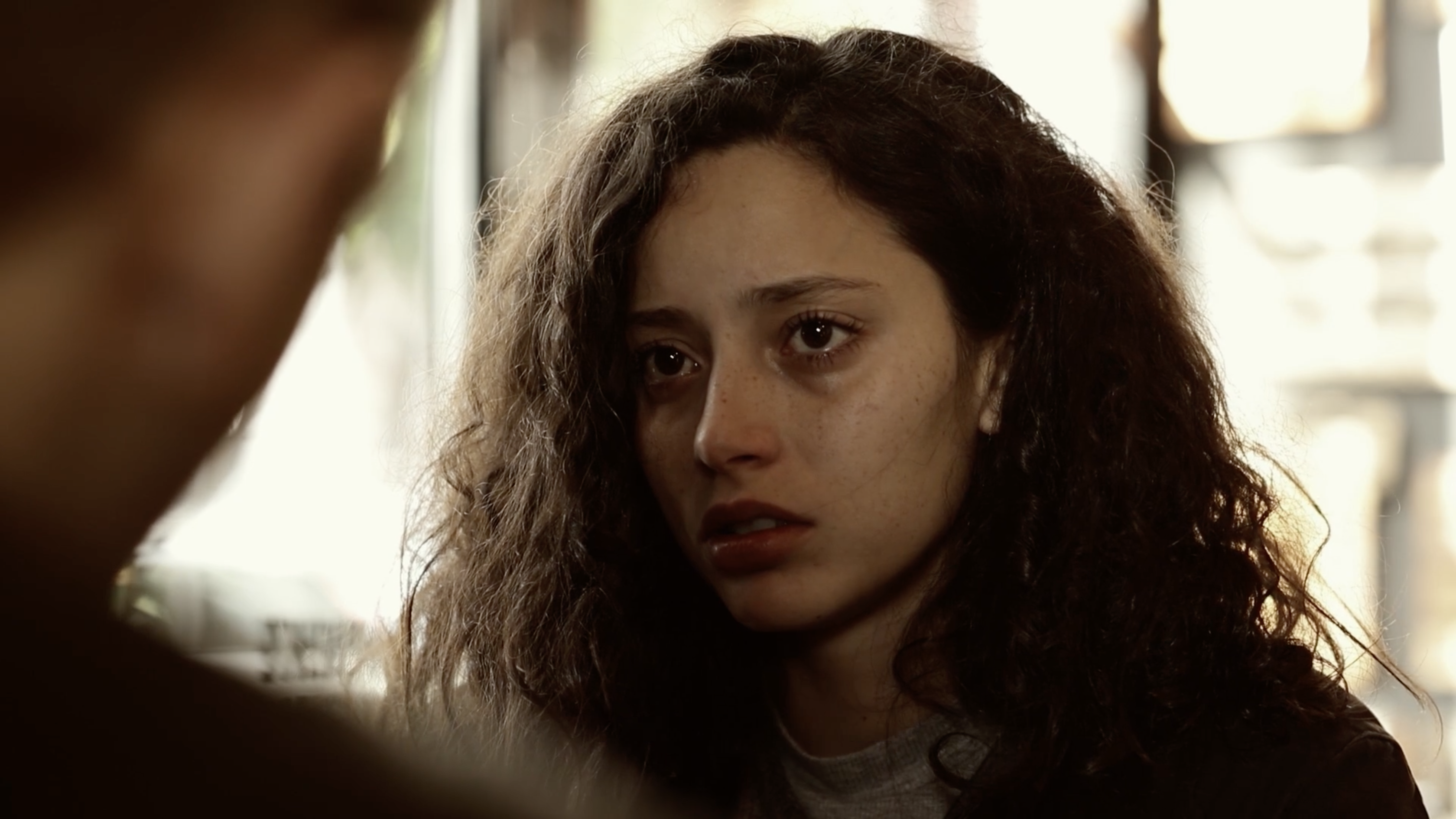 金发男子剧照的剧照