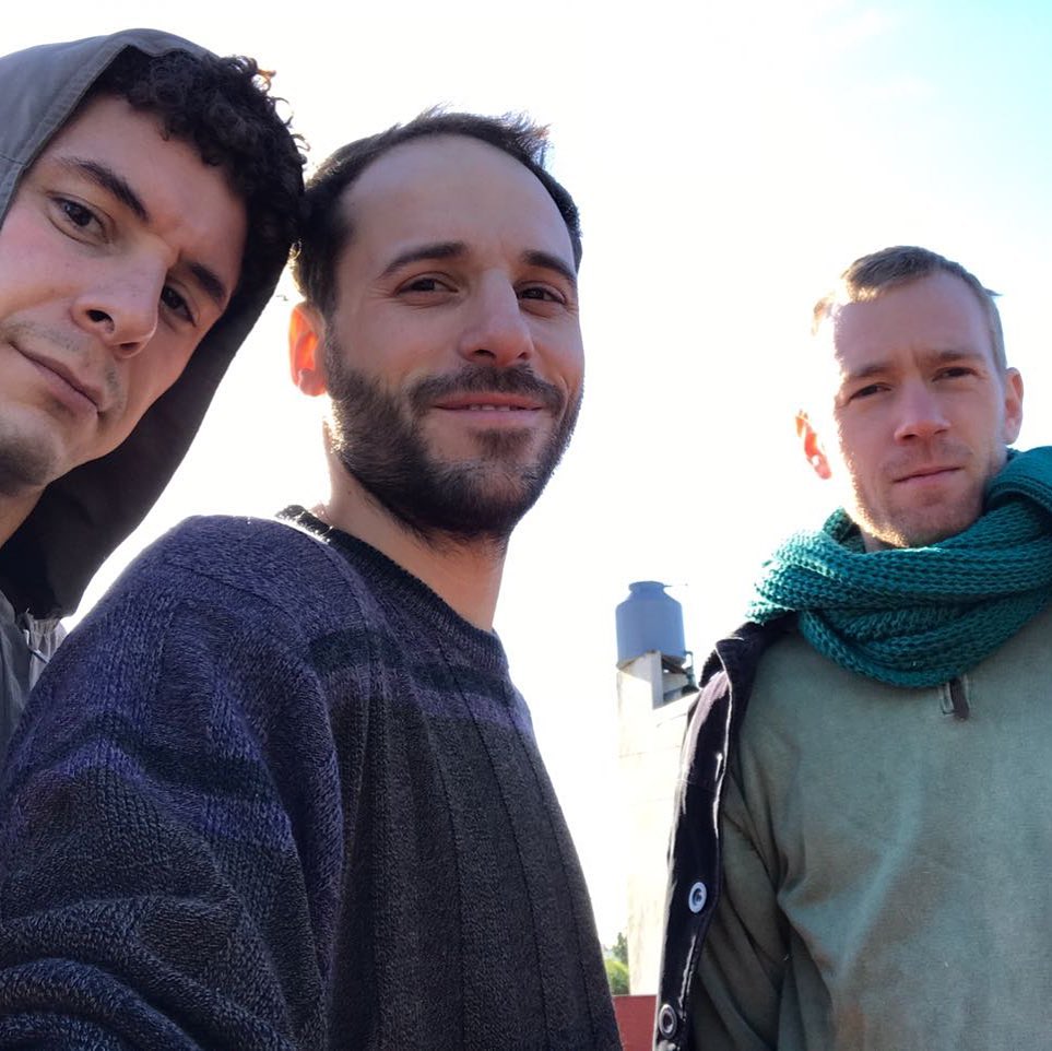 金发男子剧照的剧照