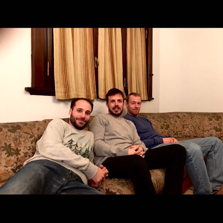 金发男子剧照的剧照