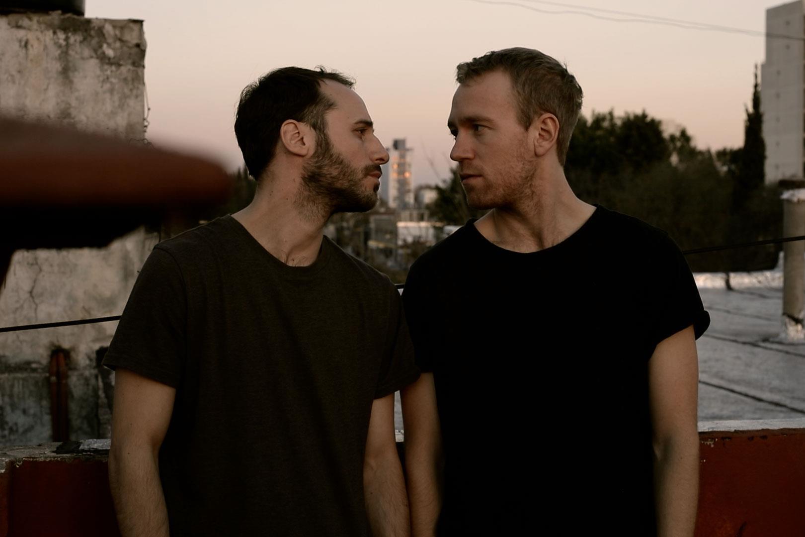 金发男子剧照的剧照