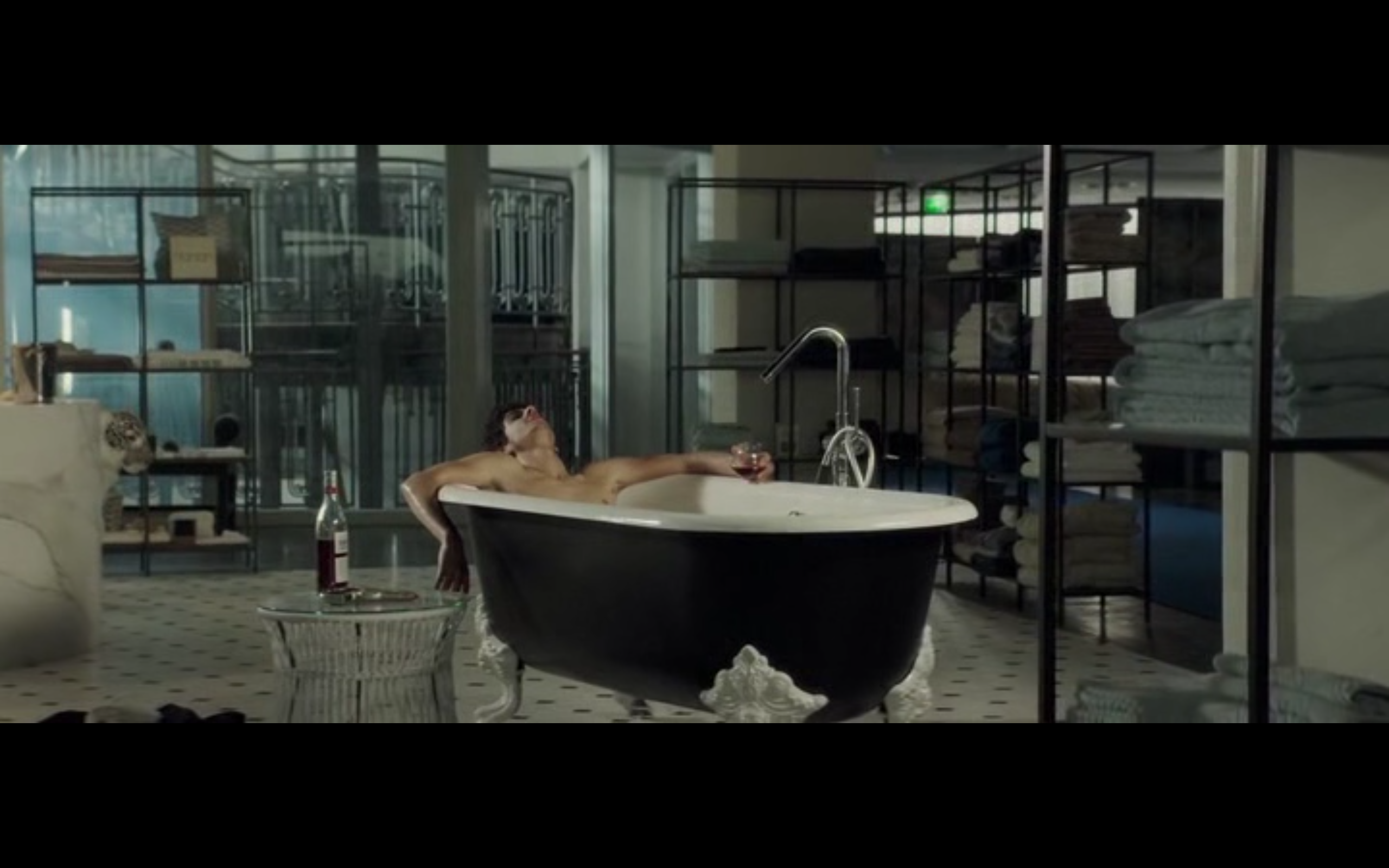 夜行盛宴剧照的剧照